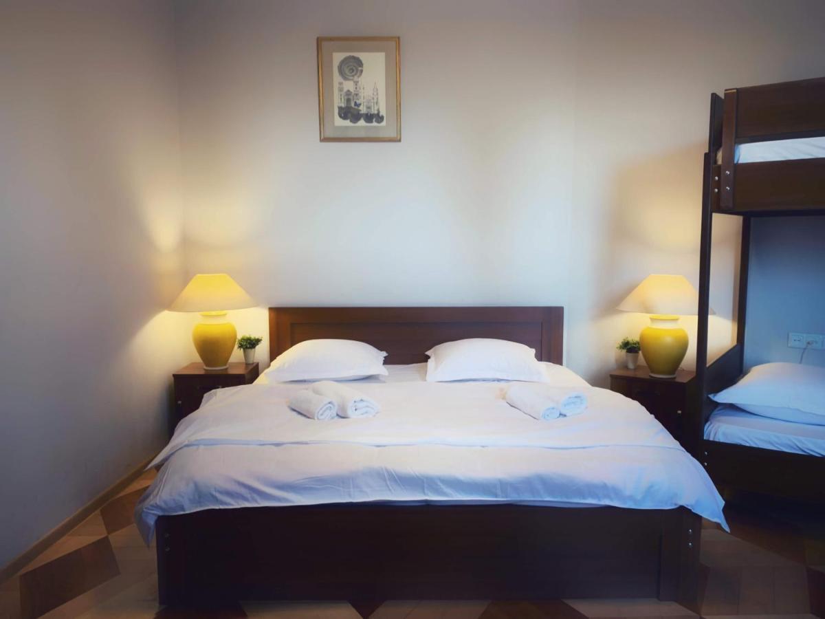 Griboedov Hostel & Suites Tbilisi Cameră foto
